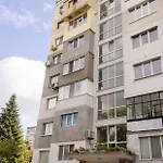 Apartment 1bd Sea Garden Retreat With Dedicated Workspace By Flat Mаnager