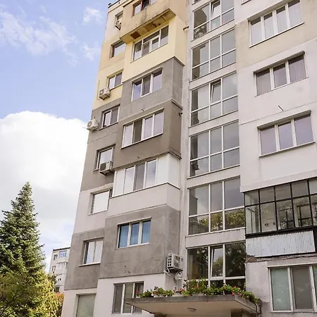 דירה 1bd Sea Garden Retreat With Dedicated Workspace By Flat Mаnager