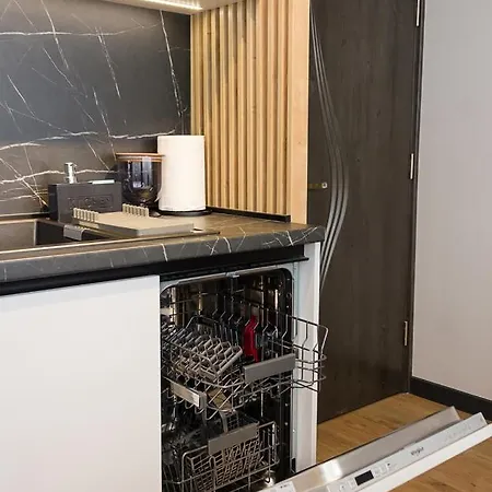 1bd Sea Garden Retreat With Dedicated Workspace By Flat Mаnager